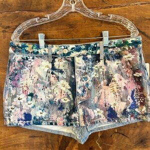 We The Free Gallivanting illusions Painted Floral Denim Skort NWT size 31
